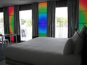 LED Wandbeleuchtung in einer der XXL Suiten (Foto: Marikka-Laila Maisel)